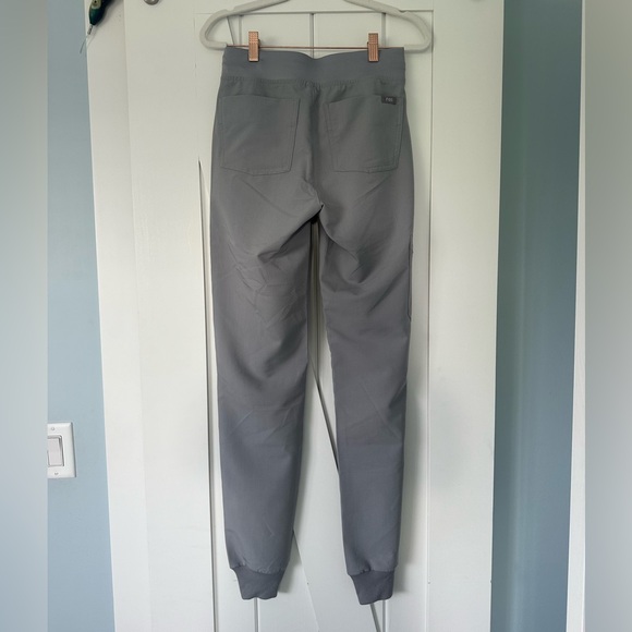FIGS limited edition Zamora high waisted joggers. Brand new with tag, never worn - Picture 3 of 3